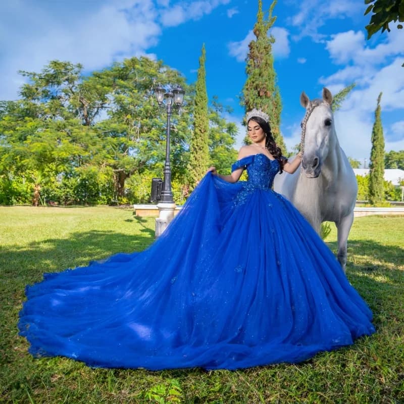 Personalizzato lucido blu royal con spalle scoperte abito Quinceanera pizzo paillettes applique tull fiore abiti da 15 Quinceanera