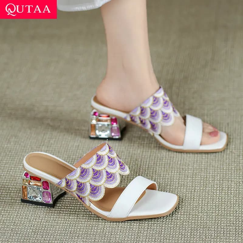 QUTAA 2026 Sandali Estivi alla Moda da Donna, Scarpe con Tacco Medio in Pelle Bovina, Punta Aperta, Strass, Ciabatte Eleganti per Feste 34-40