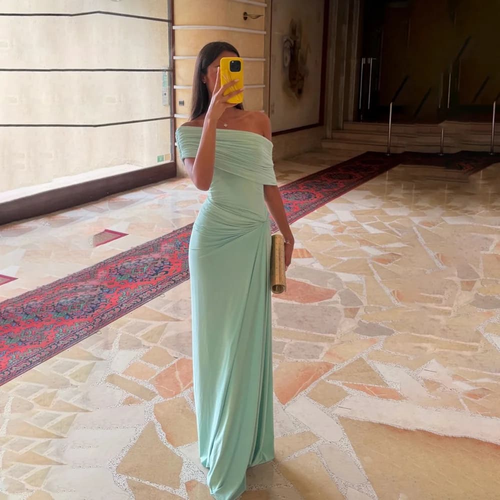 Abiti da sera lunghi eleganti a sirena con spalle scoperte verde chiaro Abiti da ballo in tinta unita Abiti da cerimonia personalizzati con scollo a cuore
