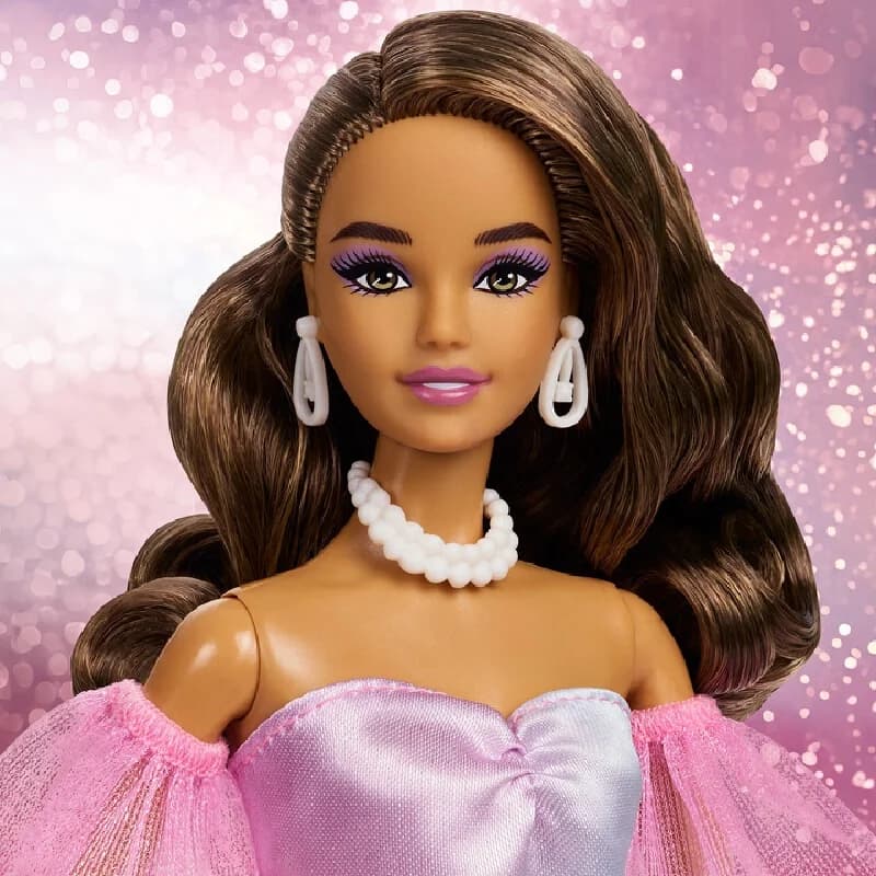 Barbie Signature 2026 Auguri di Compleanno, Bambola Barbie da Collezione, Statuetta Commemorativa per Collezionisti Adulti, Regalo di Compleanno