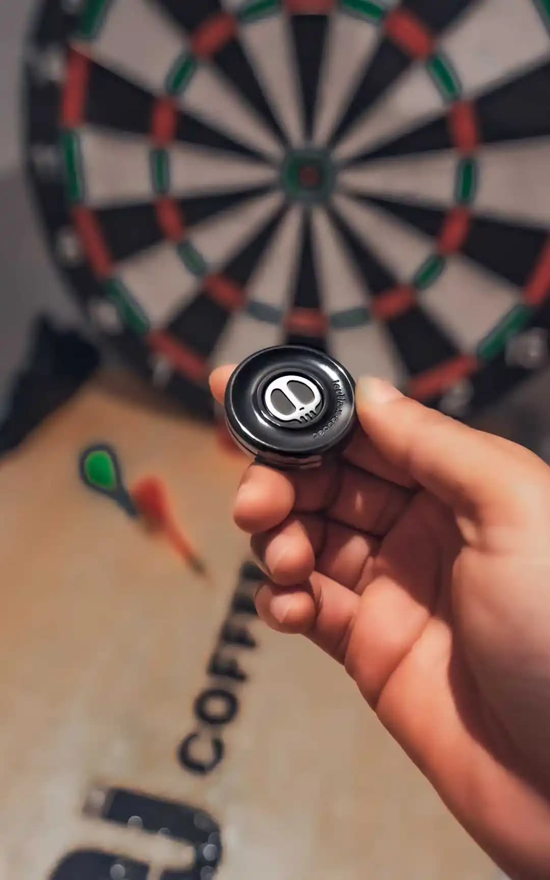 1 pz Giocattolo Antistress Fidget Spinner in Lega di Zirconio a Forma di Moneta Demone con Schiuma di Latte, per Alleviare lo Stress