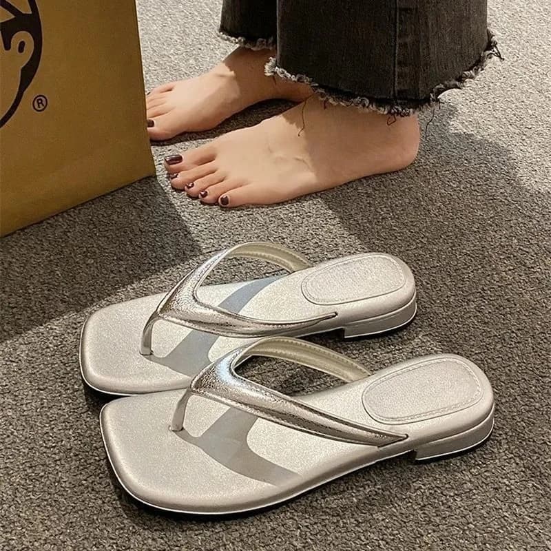 Women Solid Square Toe Flip Flops, Soft Non-Slip Casual Summer Sandals for Beach Pool Indoor Outdoor
