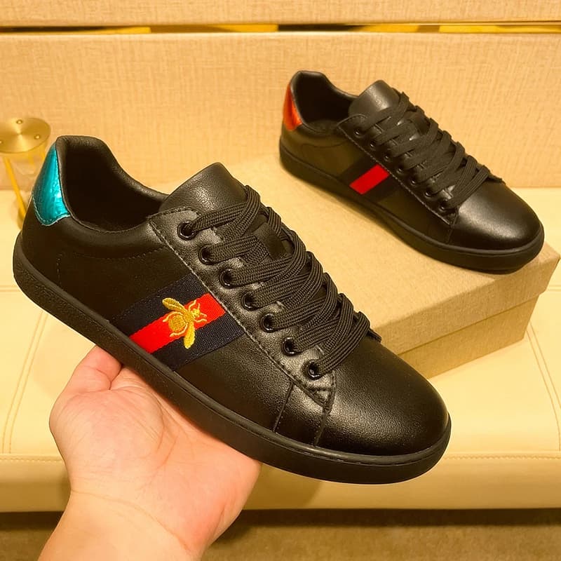 Scarpe da passeggio originali da uomo Sneakers stringate alla moda piatte e comode da esterno in pelle alla moda dal design di lusso per uomo