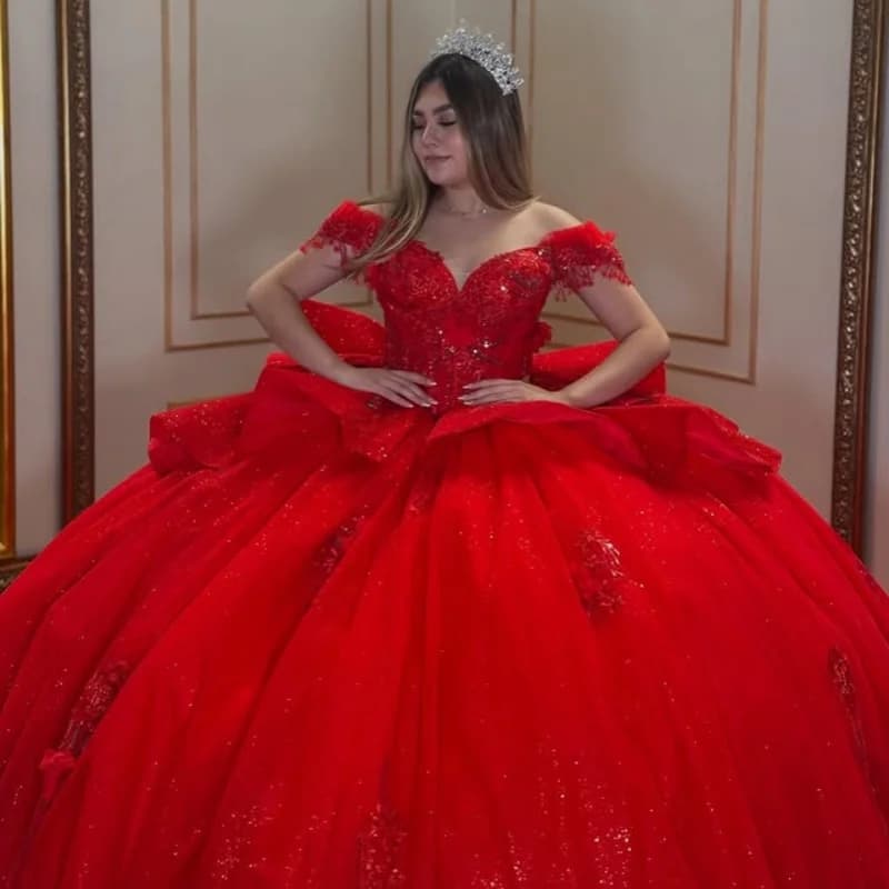 Abiti Quinceanera rossi lucidi personalizzati con spalle scoperte decalcomania glitter cristallo Stratificazione di pizzo Coda lunga Vestido 15 Quinceanera