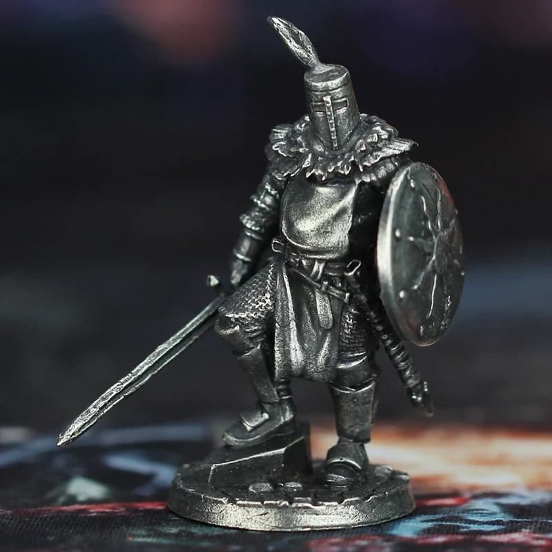 Prodotto finito in cupronichel Dark Soul Sun Knight Cipolla Soldato Giocattoli Modello Regali Gioco da tavolo Pezzo Accessori per ornamenti in miniatura