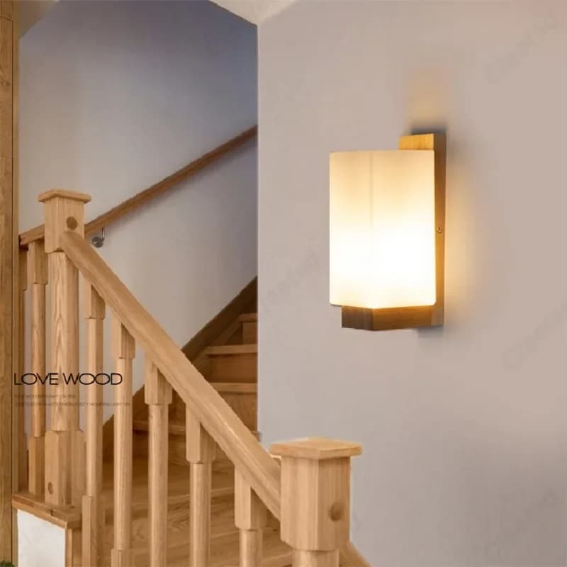 Lampada da parete creativa in legno a LED E27 paralume in vetro lampada da comodino per camera da letto lampada da parete decorativa per balcone del corridoio del soggiorno dell'interno