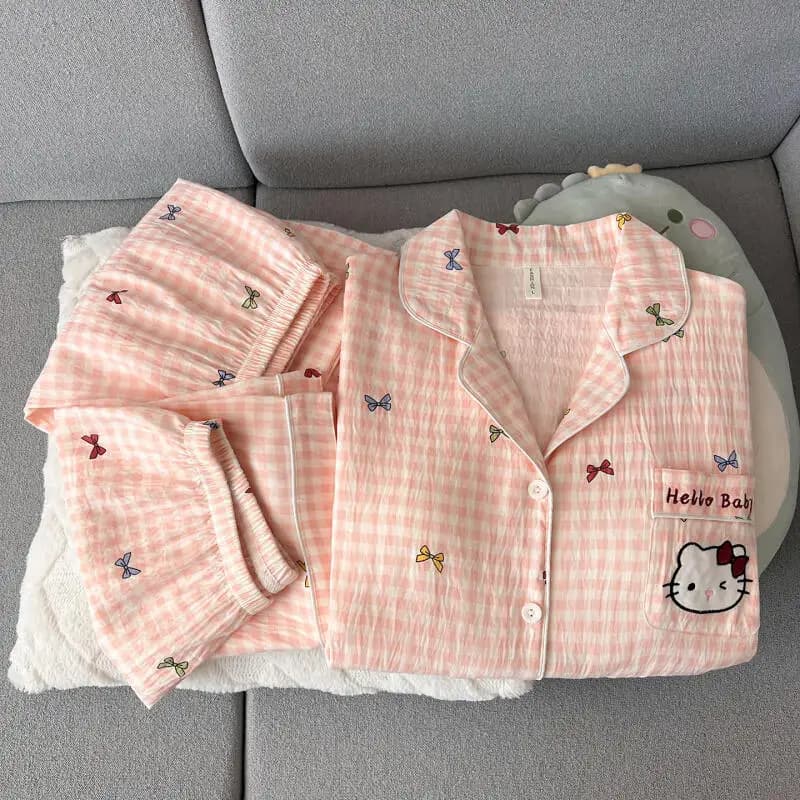 Pigiama da donna Hello Kitty, completo a tre pezzi a maniche corte con pantaloncini imbottiti, comodi vestiti per la casa che possono essere indossati anche all'esterno