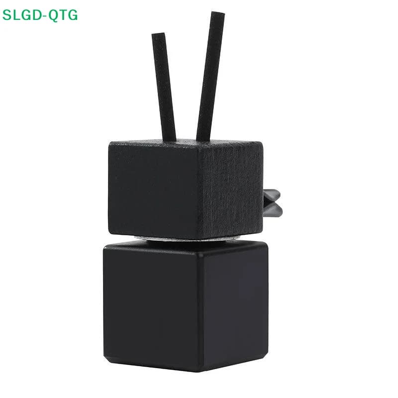 1 Flacone Vuoto da 8ml per Deodorante Auto, Diffusore Pendente per Aromaterapia, Ornamento Decorativo Quadrato in Vetro da Appendere per Auto