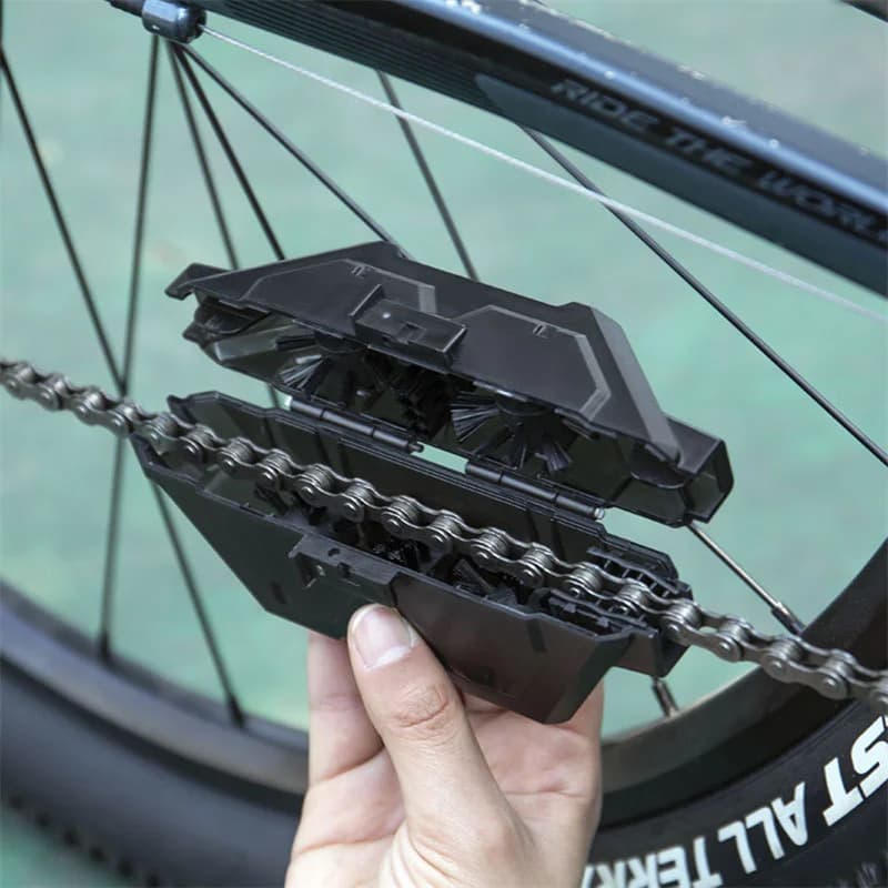 Pulitore Portatile per Catena Bicicletta, Spazzola Magnetica Potente per Pulizia Catena Bici da Corsa e Mountain Bike, con Scatola