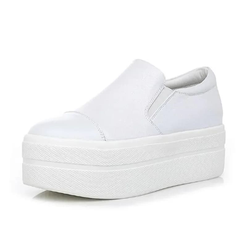 2025 Women's genuine leather casual shoes with platform and woman's heel, round toe, white shoes, non-slip moccasins with often breathable background
