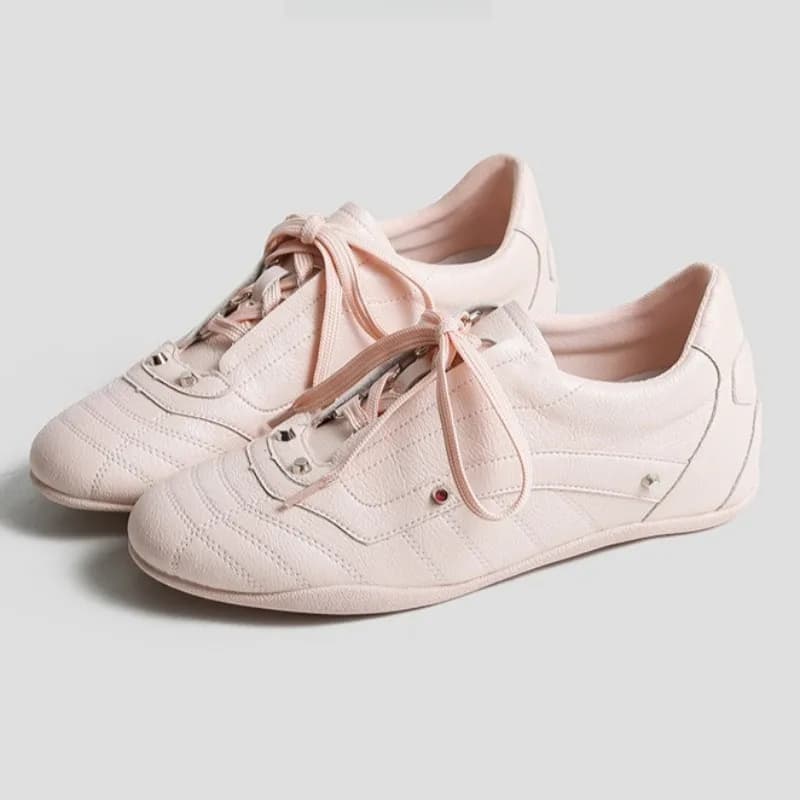 Design sneakers with luxury rivets Women's comfortable non-slip shoes with round toe and stitching with laces Light derby shoes with soft sole