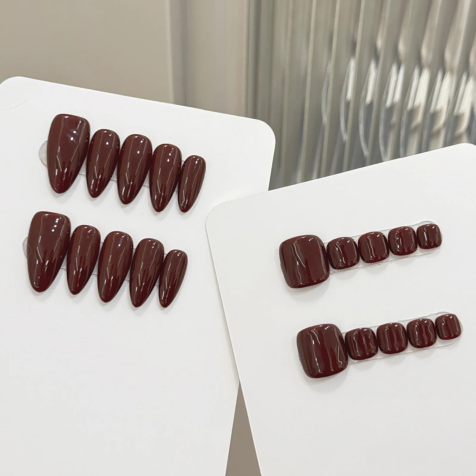 10 pcs. Fin nails to single-colored almond Fatte to black brown Reusable, Women's wearable fake nails, Manicure and Pedicure kits for fingers and feet