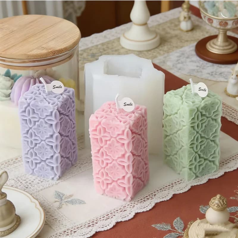 Stampo in Silicone 3D per Candele a Colonna con Rilievo Floreale, Design Intricato a Grappolo di Fiori, Stampo in Resina Aromatica per Decorazioni Romantiche da Matrimonio e Casa