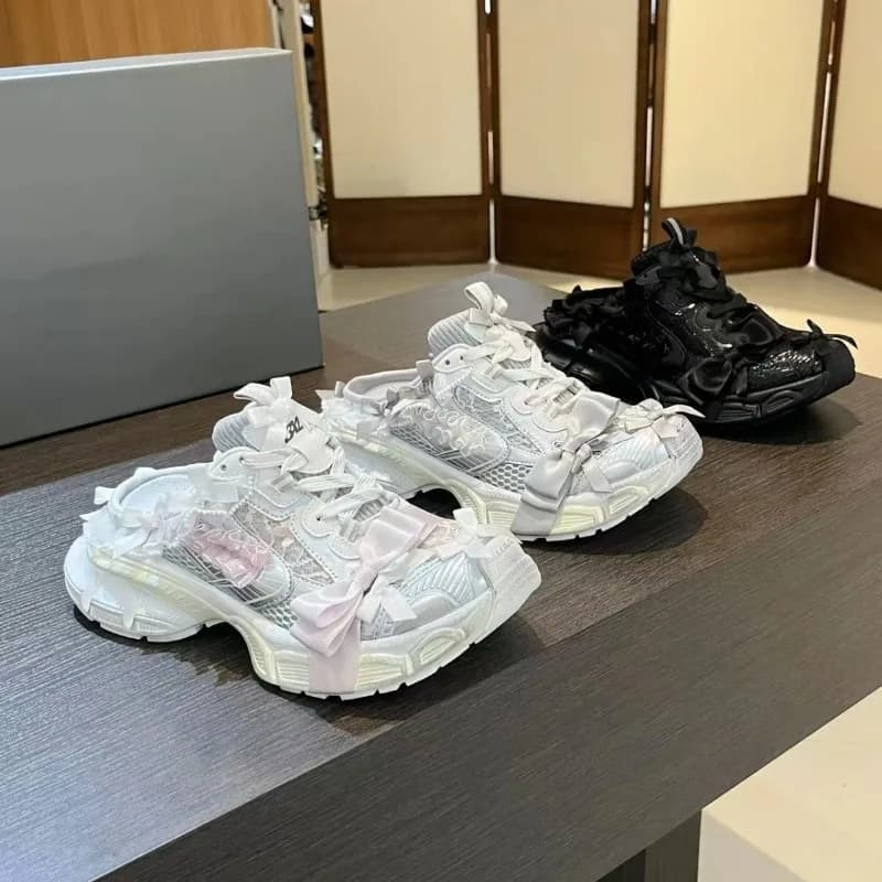 2026 New Womens Shoes Street Style Baotou Mueller Slippers for Woman Exquisite Lace Casual Sneakers Designer Shoes Zapatos Mujer