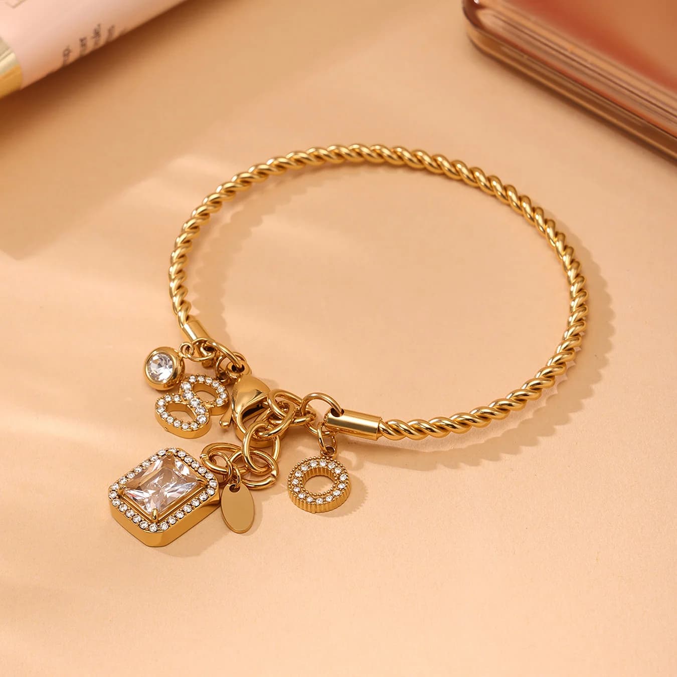 Nivora Delicate Zircone Quadrato Numero 8 Braccialetti con pendente a goccia in acciaio inossidabile per le donne Gioielli da sposa con braccialetto a catena intrecciata