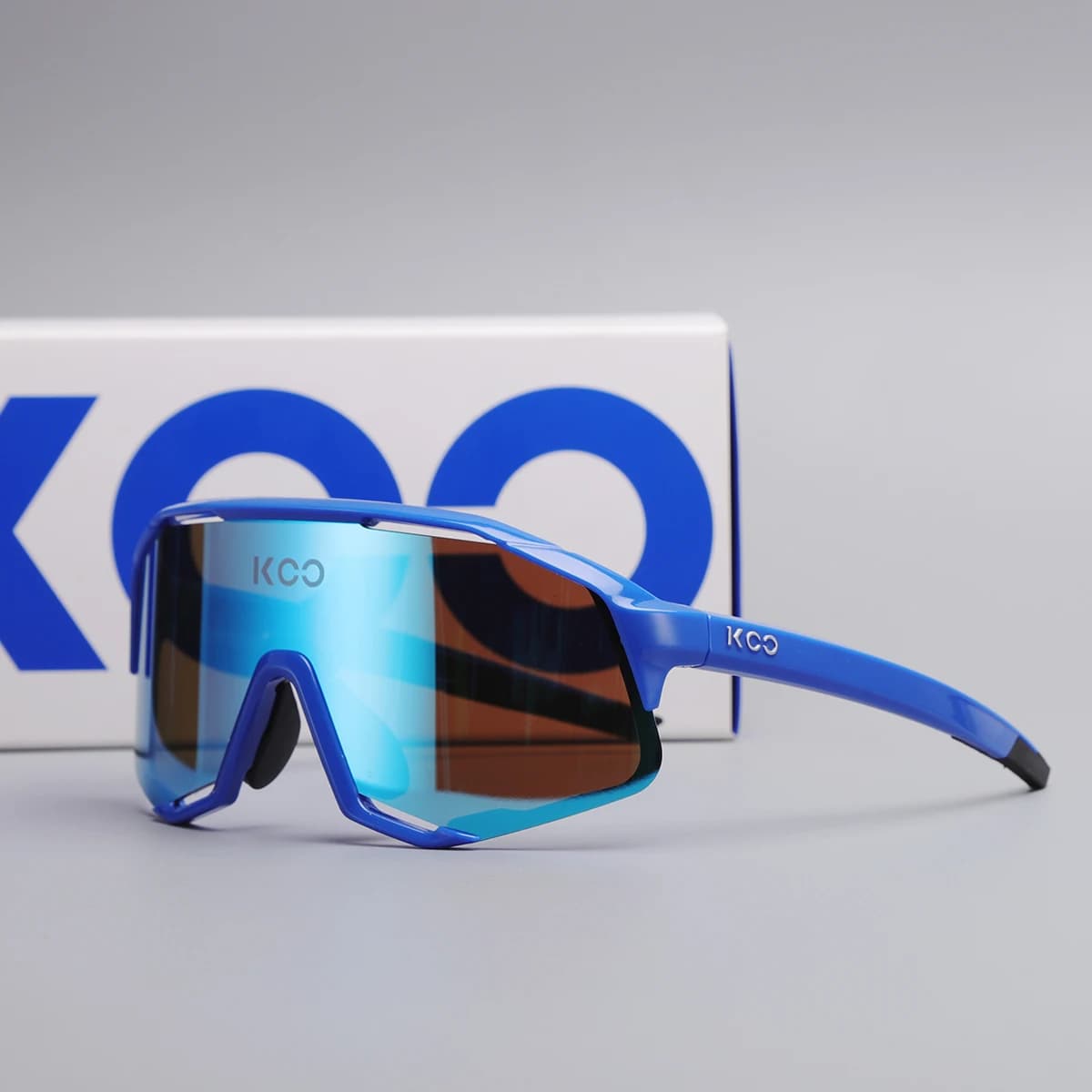 DEMOS Sports Glasses for Cycling, Road Bikes and Mountain Bikes, Sunglasses for Running with Reversible Lens and Adjustable Strap