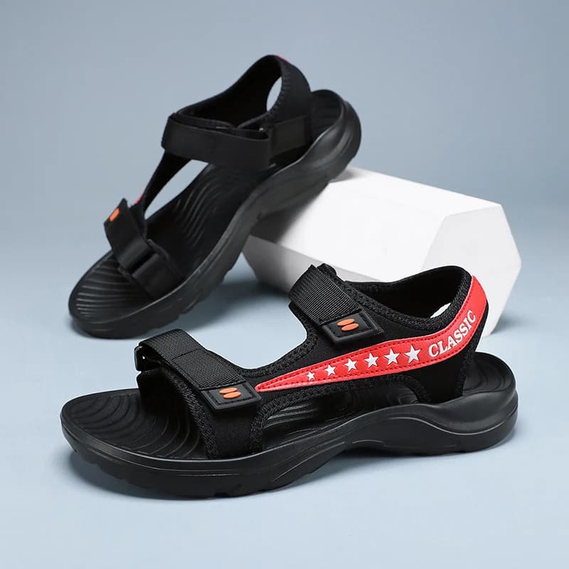 A pair of teens velcro outdoor sports sandals double adjustable straps soft thick anti-slip sole daily beach walking shoesLZ-980