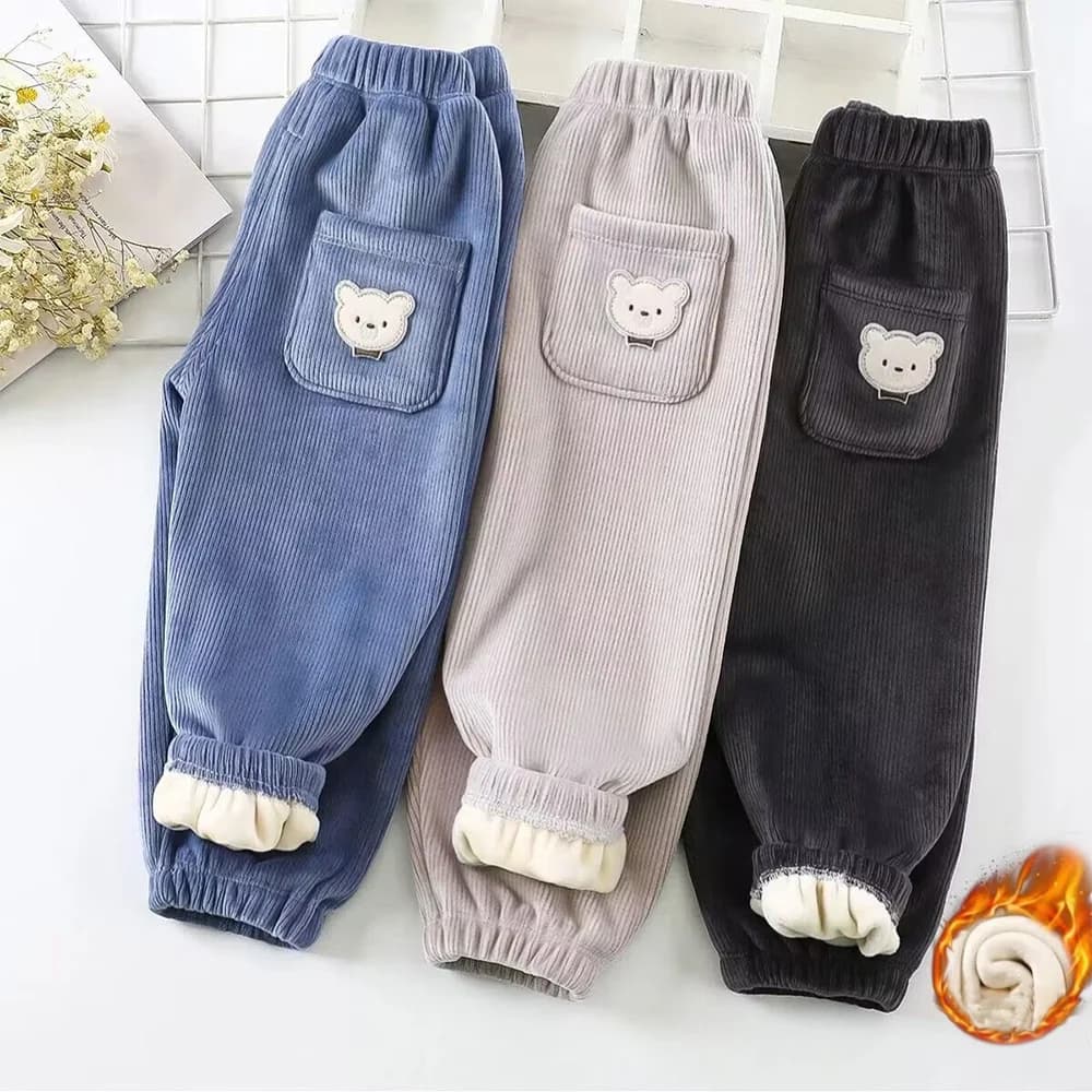 Nuovi pantaloni lunghi foderati in pile caldo autunno inverno per bambini in velluto a coste con tasche per orsi carini Pantaloni lunghi casual per bambini alla moda