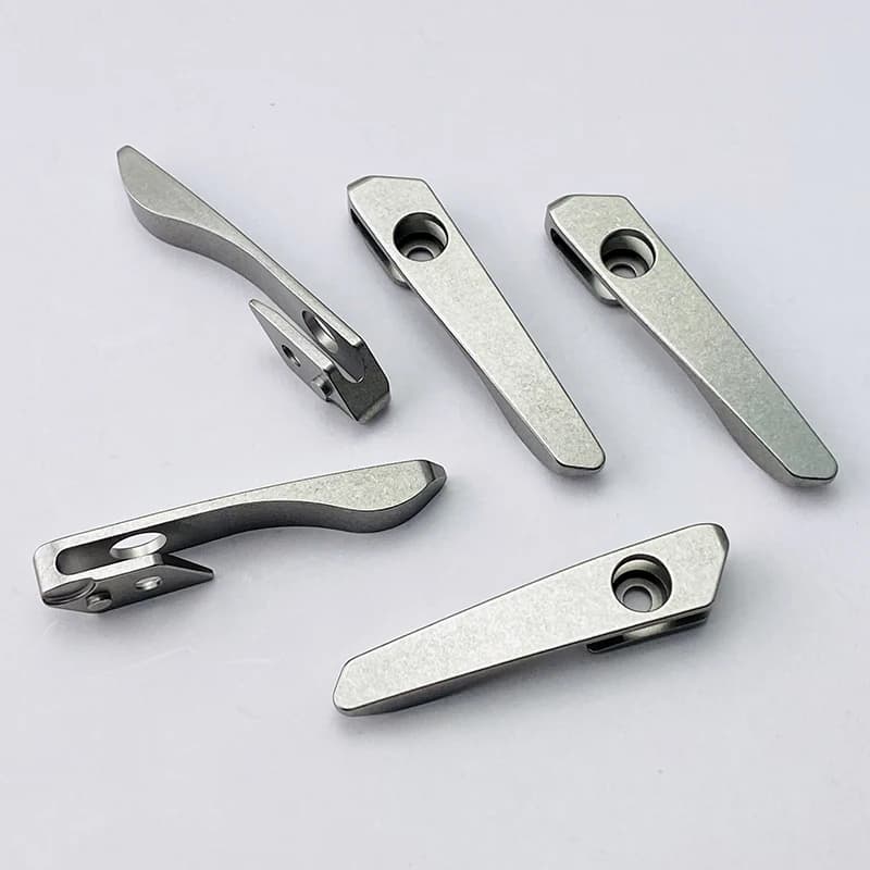 Clip da tasca in titanio lavorata con precisione, ricambio per STRIDER SNG SMF