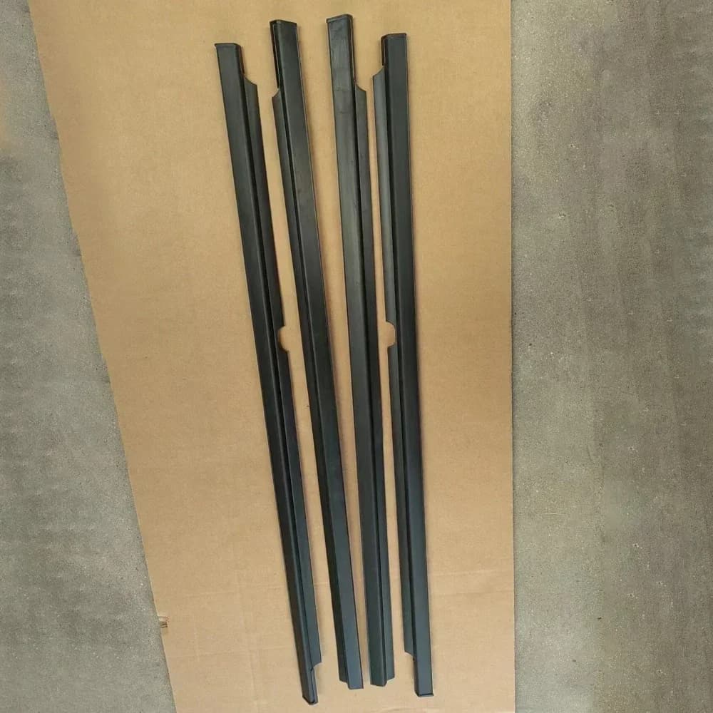 Finestra Guarnizione Per Mitsubishi Monteros Pajero 2nd V20 V31 V43 V32 V33 1989-1999 Modanatura di Vetro Esterno Trim Cintura di Tenuta