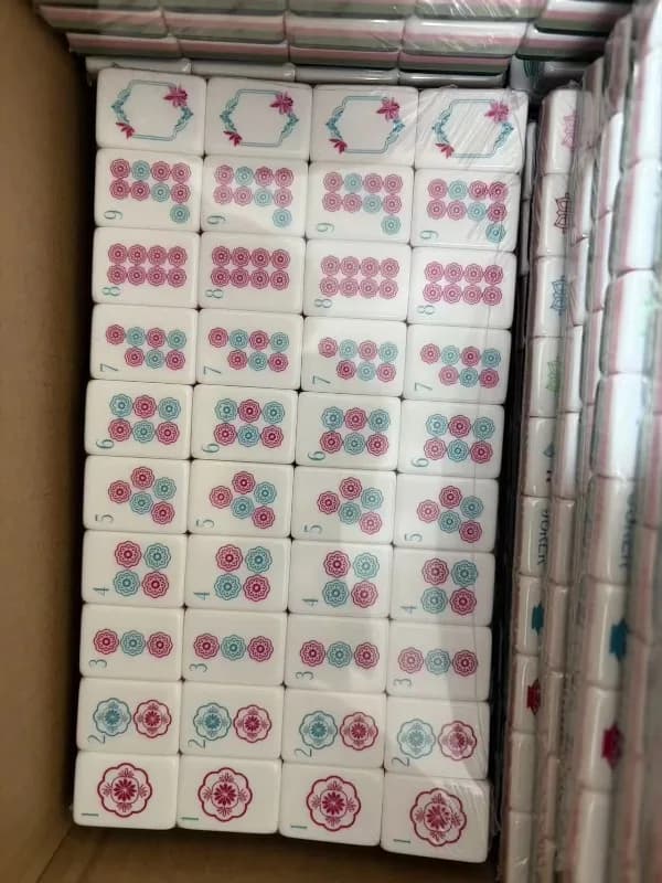 Custom 4-Layer Ma-hjong Set, 160pcs Green Car-ved American Mah-jong Tiles
