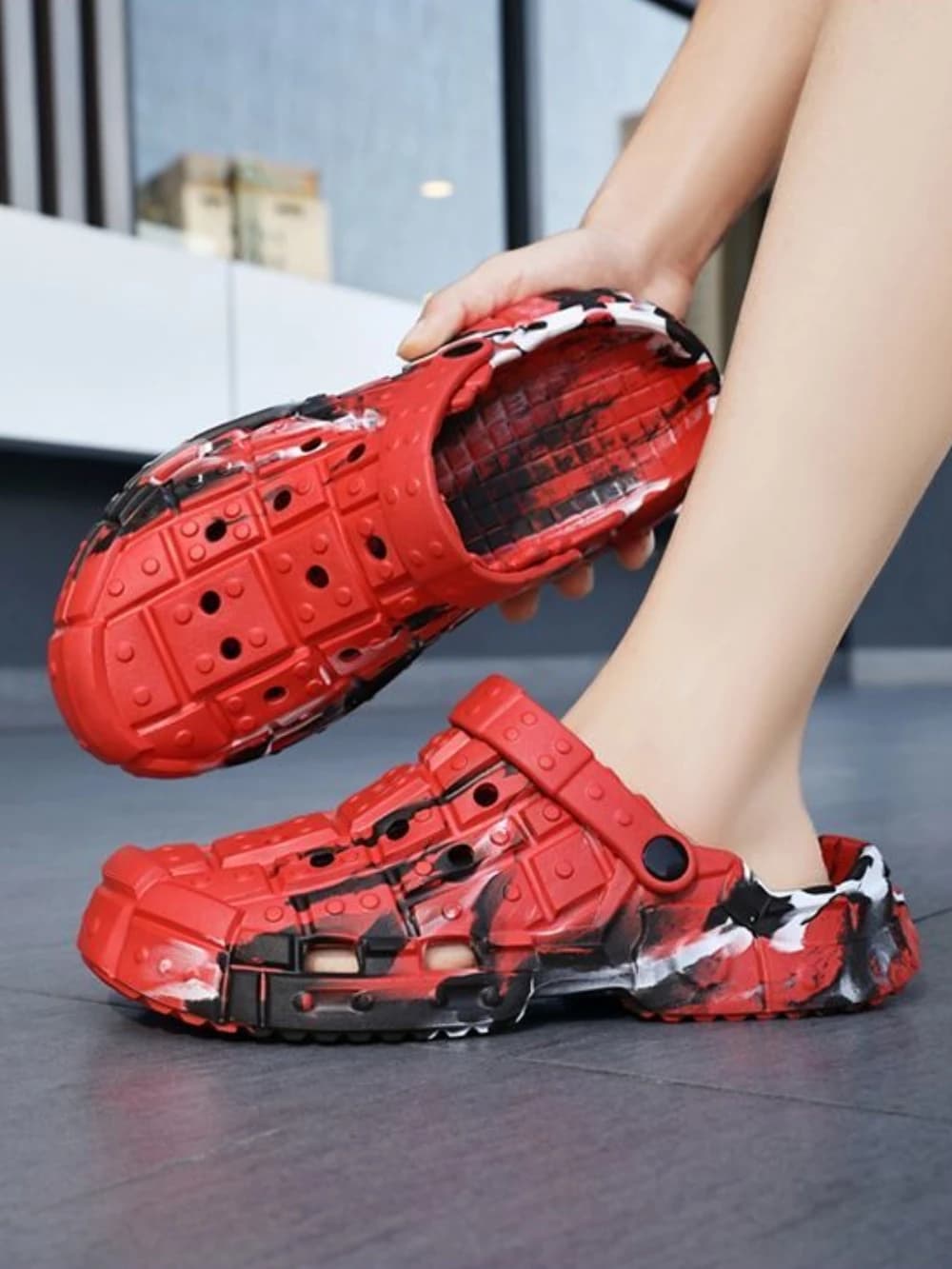 Male Hole Slipper Outdoor Beach Platform Adult Slides Designer Luxury 2025 Style Y2k Comfortable Eva Clappers Casual Men's Shoe