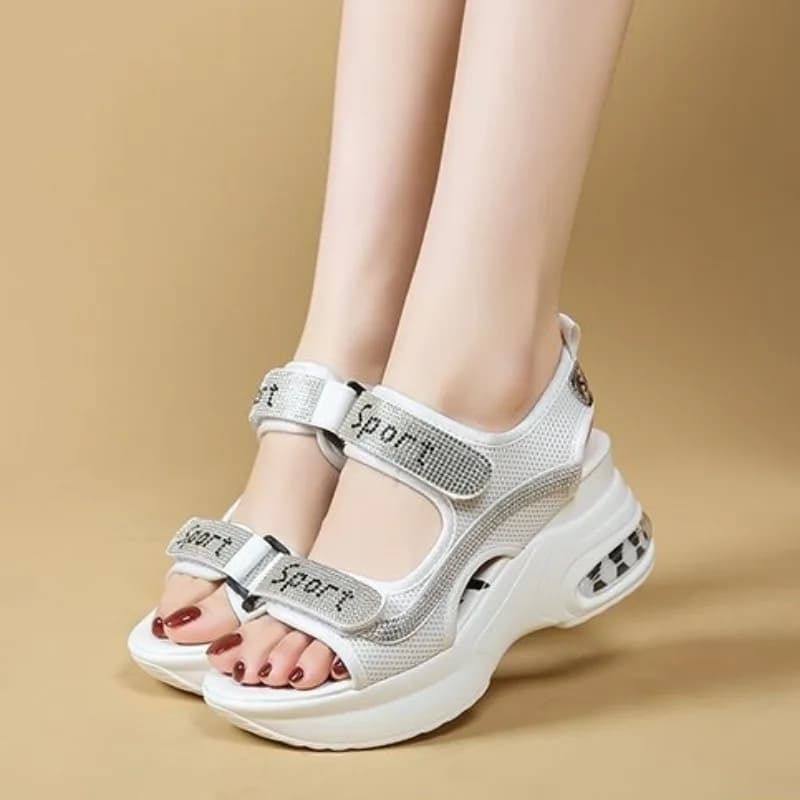 Nuovi sandali da donna alla moda con suola spessa e stile sportivo, con velcro e strass, ispirati ai sandali romani