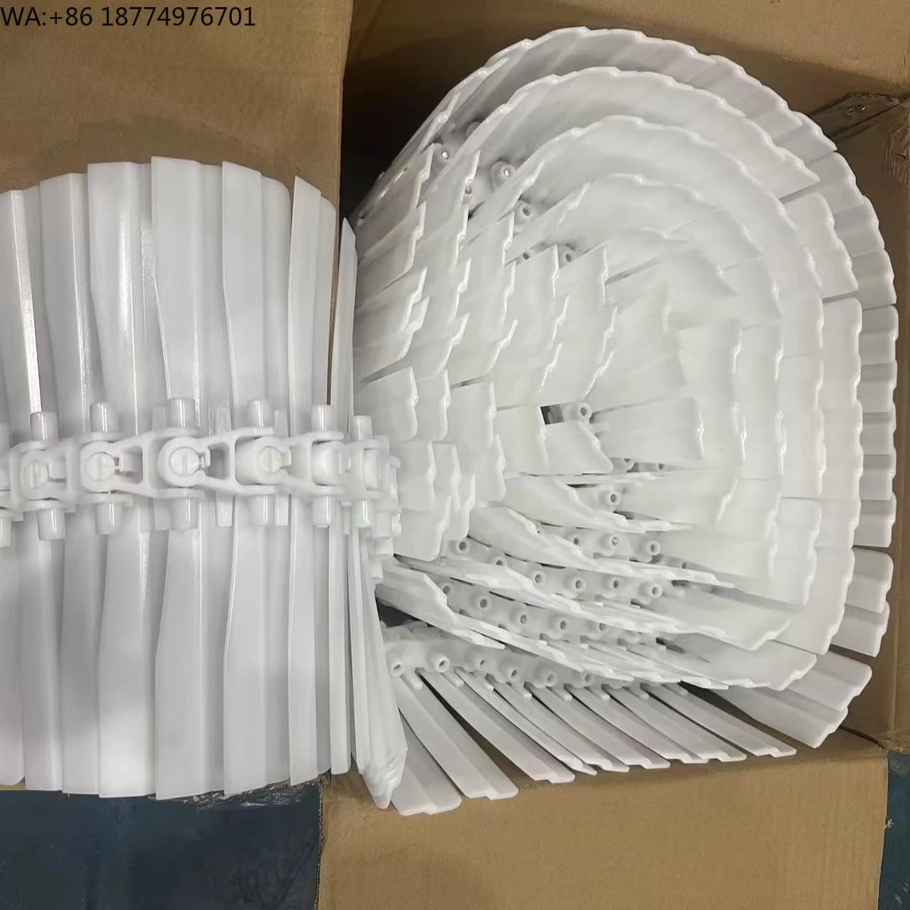 Chain conveyor Flexible in Plastic, Chain Plate in POM, Network Tape for Transport Systems for Textiles or Towels