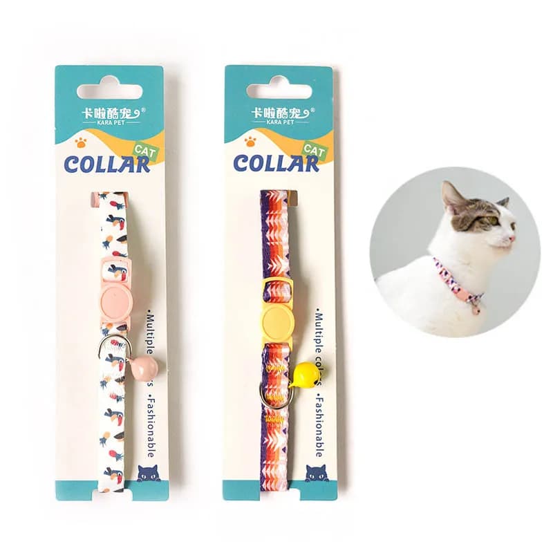 Collare per gatti Fibbia carina colorata Collare per gattino regolabile Campana di posizionamento Impronta Collana per cani Campana Chihuahua di nuovo anno