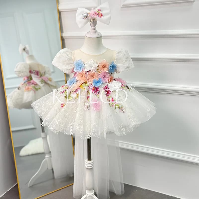 Nuovo abito da sposa alta couture fatto a mano da ragazza di fiore bianco ornato elegante abito da sera da ballo per ragazza in pizzo costume da festival candeggina