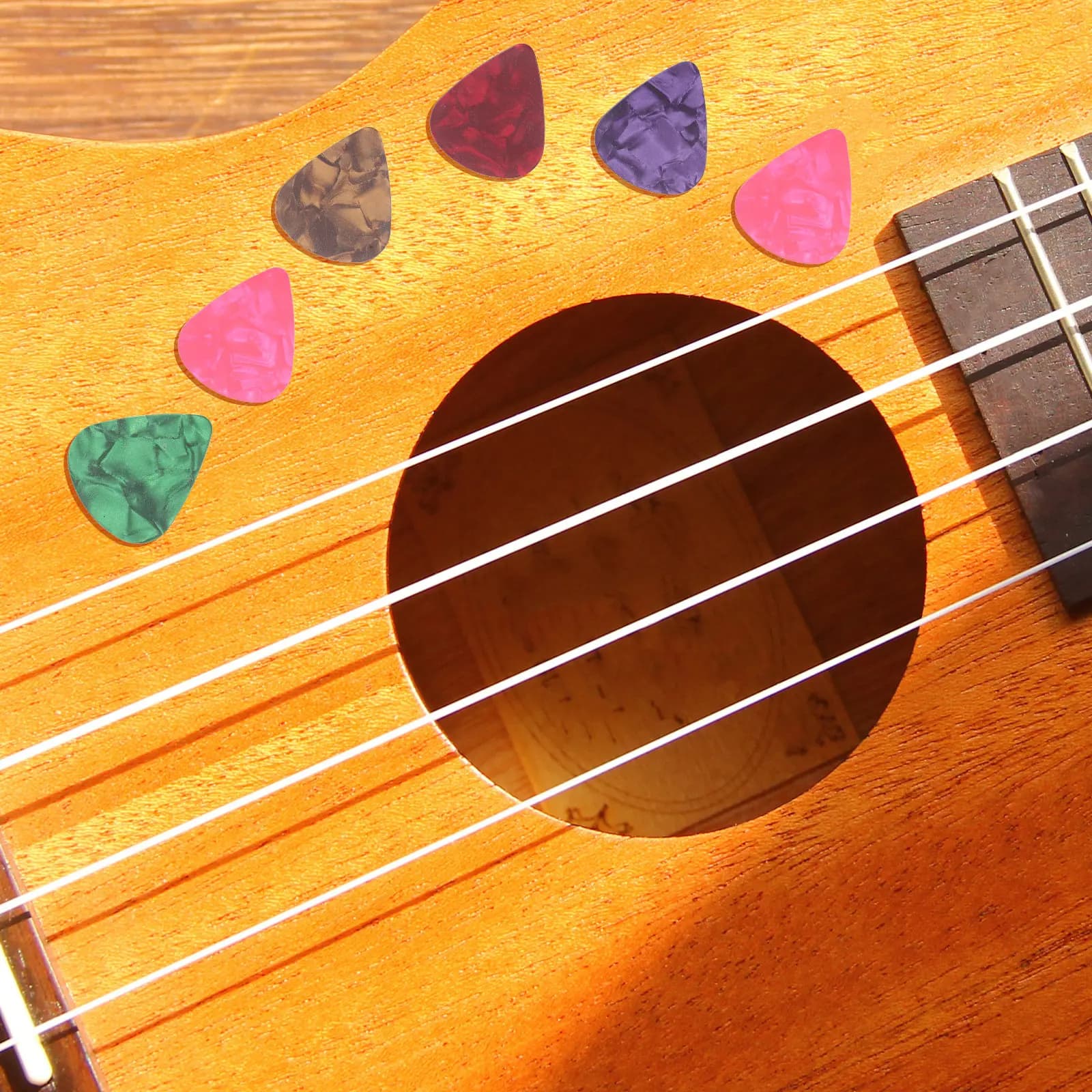 1 Set di Plettri Capo per Chitarra Elettrica e Ukulele, Clip in Metallo Multifunzione, Accessorio Pratico per Strumenti Musicali