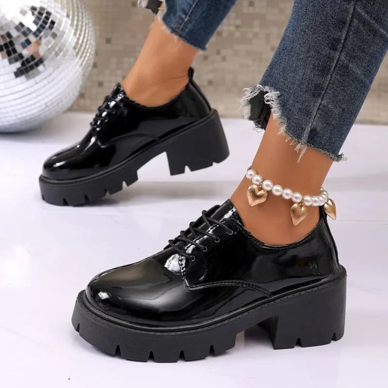 Nuove Scarpe da Donna Primavera 2026: Mocassini e Oxford Neri con Plateau