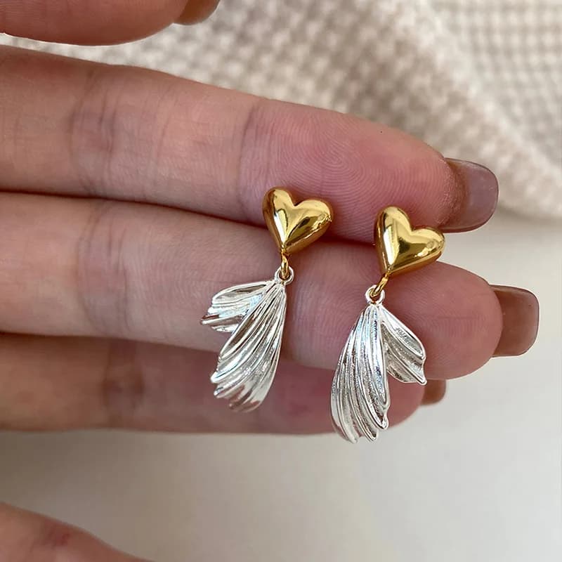 Temperament high-end earrings, gold and silver contrasting color love fishtail earrings, classic versatile daily dating accessories