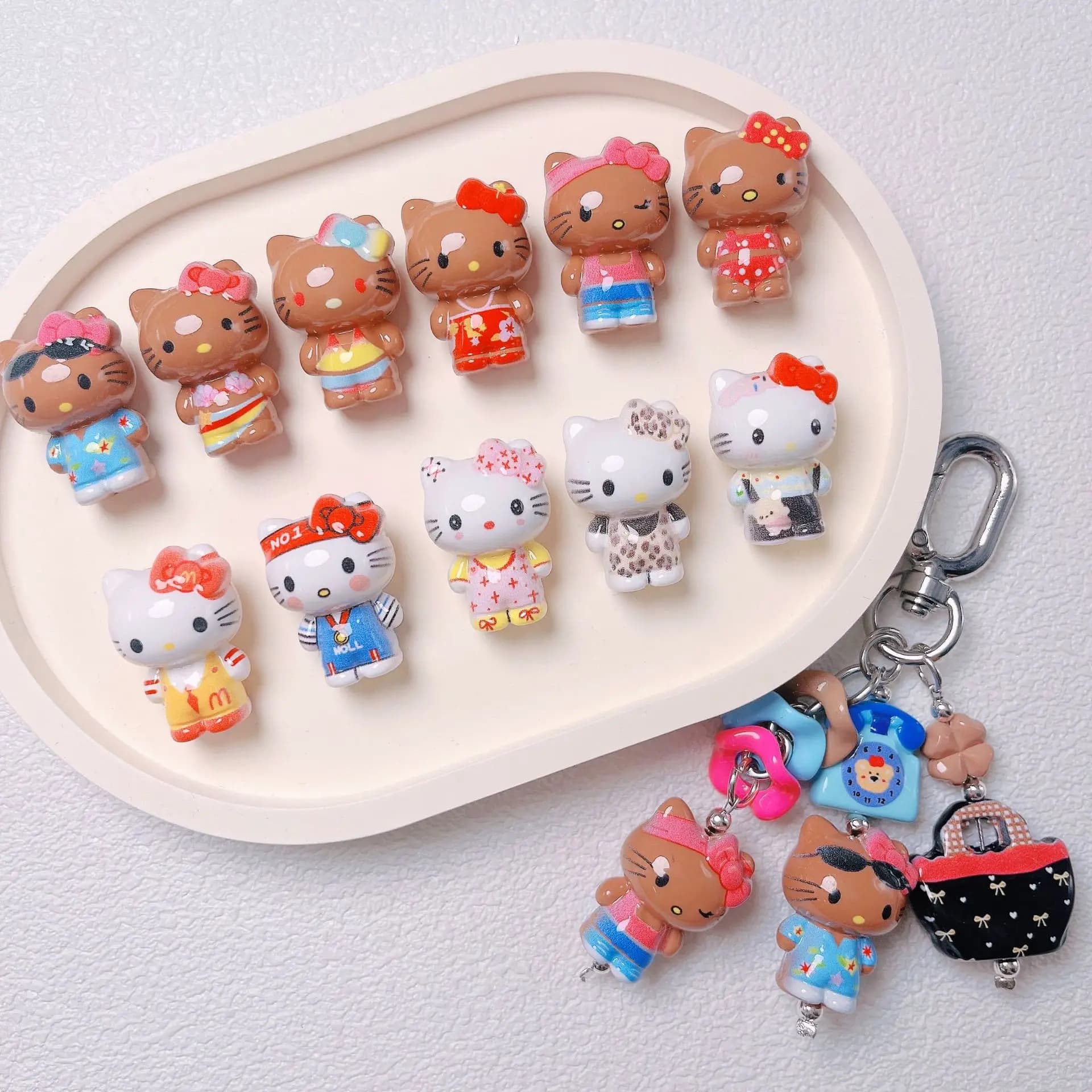 5 Pezzi Hello Kitty in Acrilico, Gatto Cartone Animato Carino, Accessori Fai da Te con Perline per Catene per Cellulari, Penne, Portachiavi, Borse e Gioielli