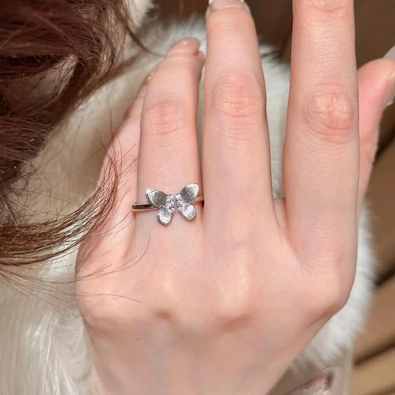 Anello a farfalla spazzolato di lusso leggero per le donne Anello con zircone intarsiato stile fata temperamento Gioielli con dita dolci KOFSAC