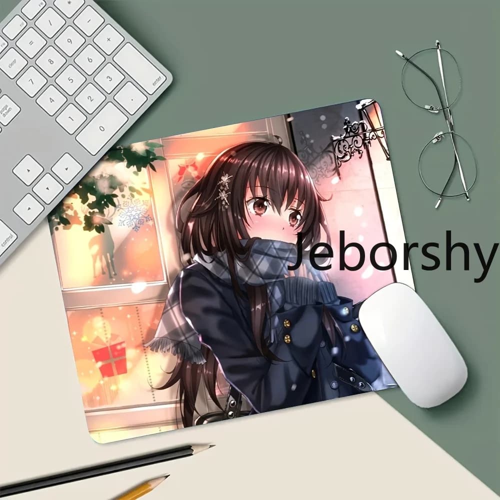 Tappetino per mouse invernale con ragazza anime, sciarpa calda e sfondo natalizio, tappetino da scrivania antiscivolo per fan e giocatori