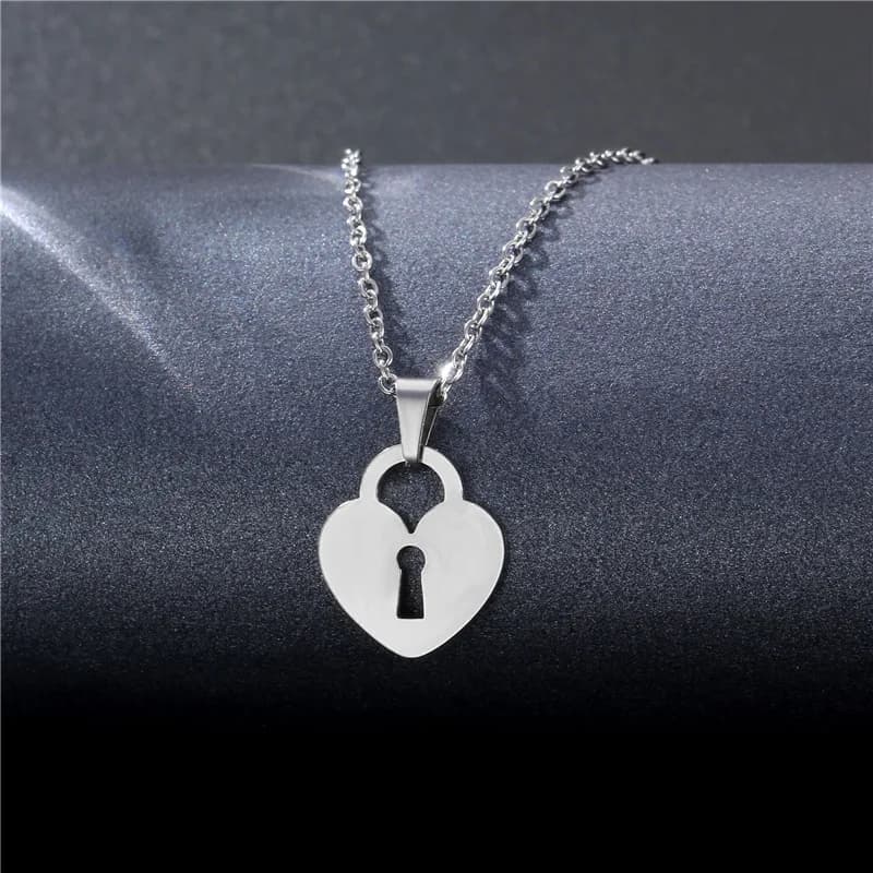 Simple stainless steel heart-shaped necklace - heart-shaped lock head collar chain necklace - anti-allergic jewelry