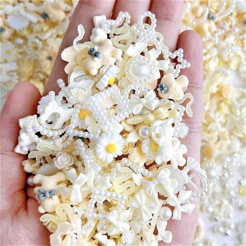 50 pcs/pack Resin Mixed Yellow and White Pearl Mixed Nail Art Phone Case Back Decoration Make You Accessories Package Material