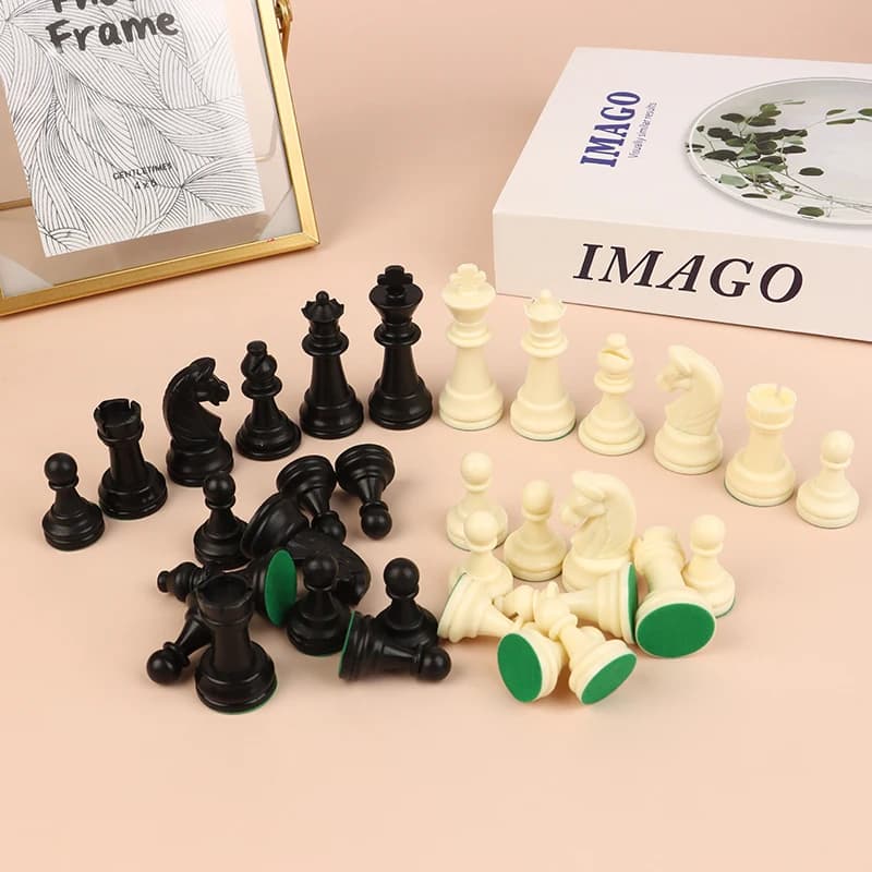 Set di Scacchi Medievali da 32 Pezzi, Altezza Re 95mm 75mm 65mm, Senza Scacchiera, 32 Pezzi per Gioco