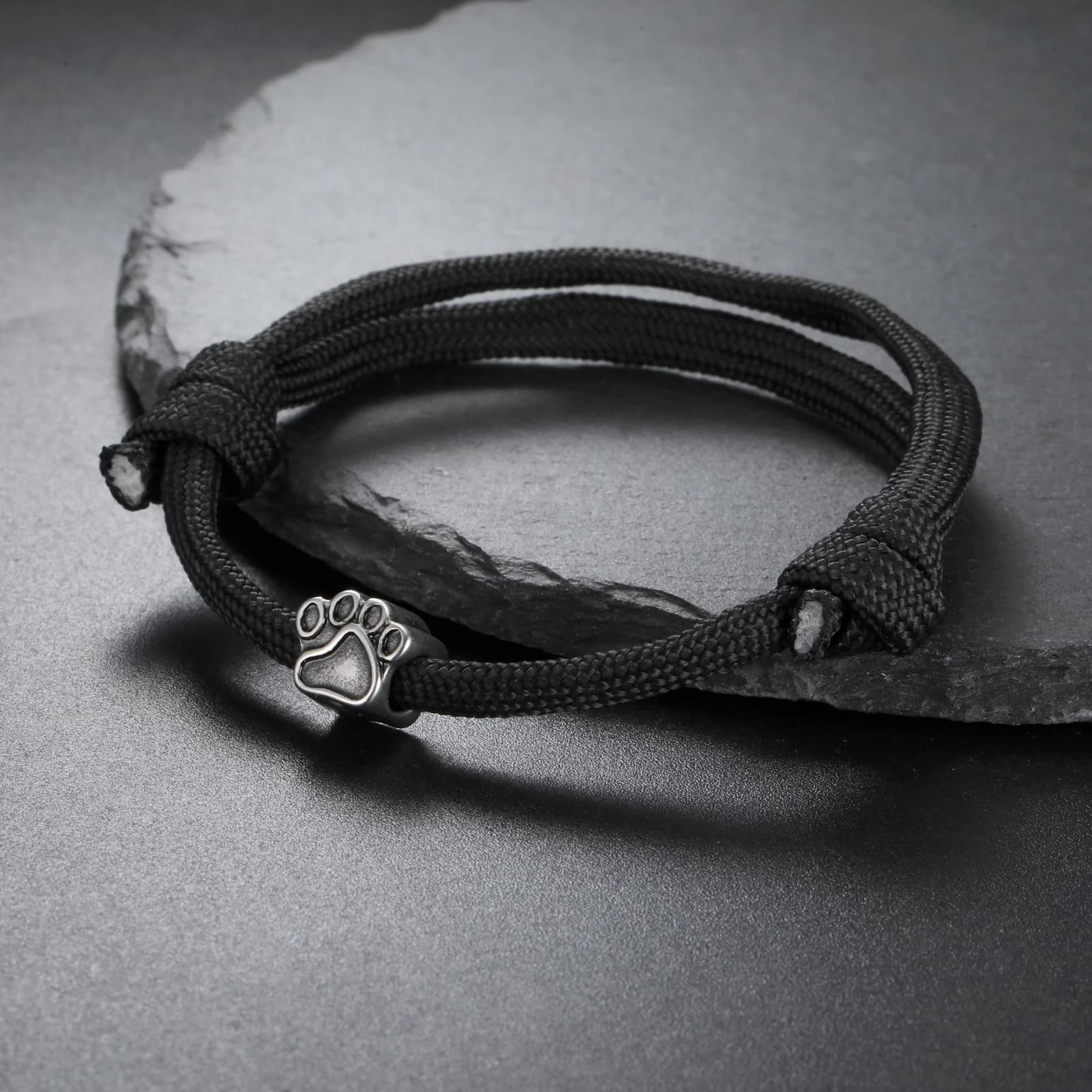 Cazador Punk Dog Pet Paws Bracciale con ciondoli per donna Uomo Braccialetti con cordino in corda nera regolabile Gioielli in acciaio inossidabile Regalo per coppie