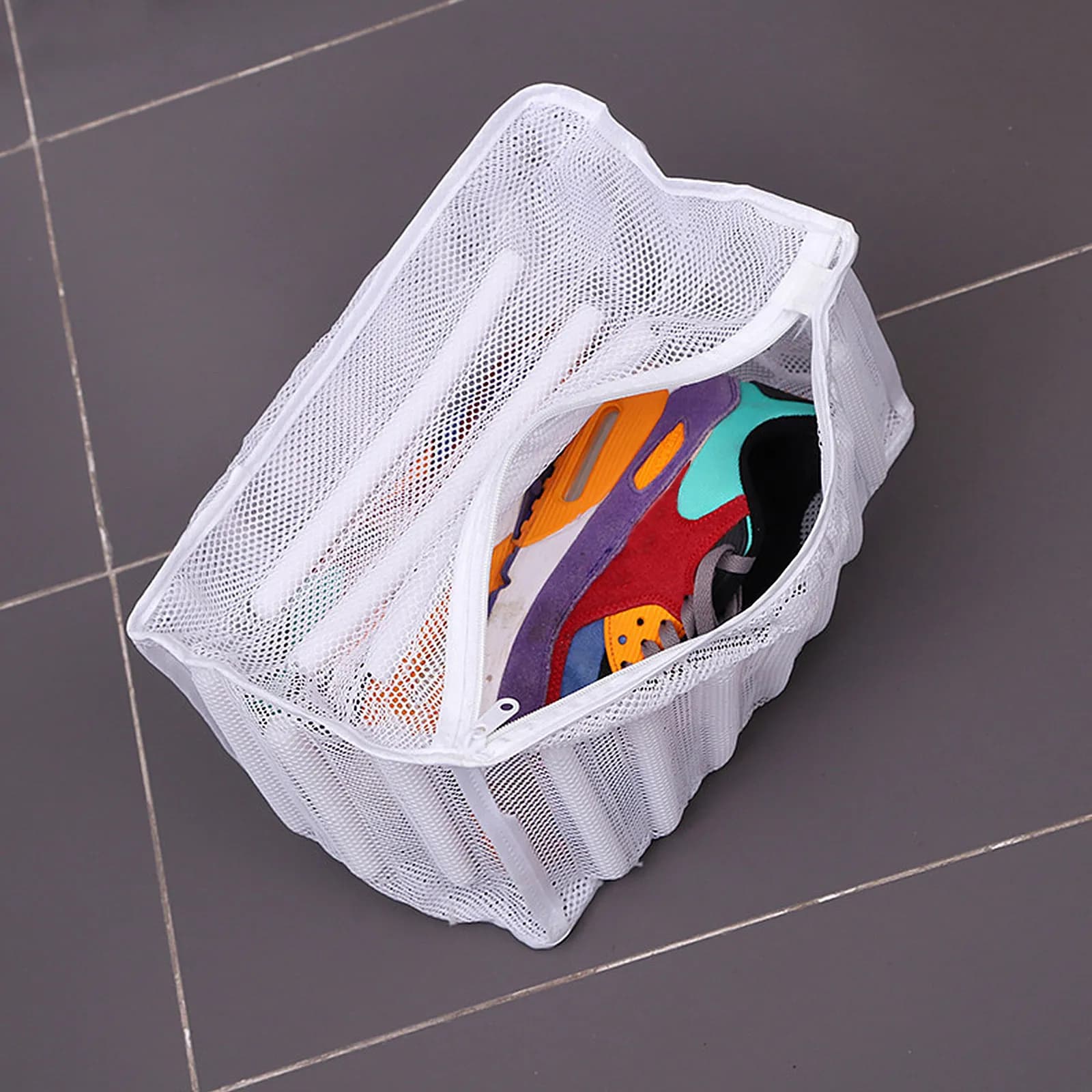 Bag for washing big shoes in polyester mesh, breathable, with shoe protection, zip closure, folding tab, washing machine