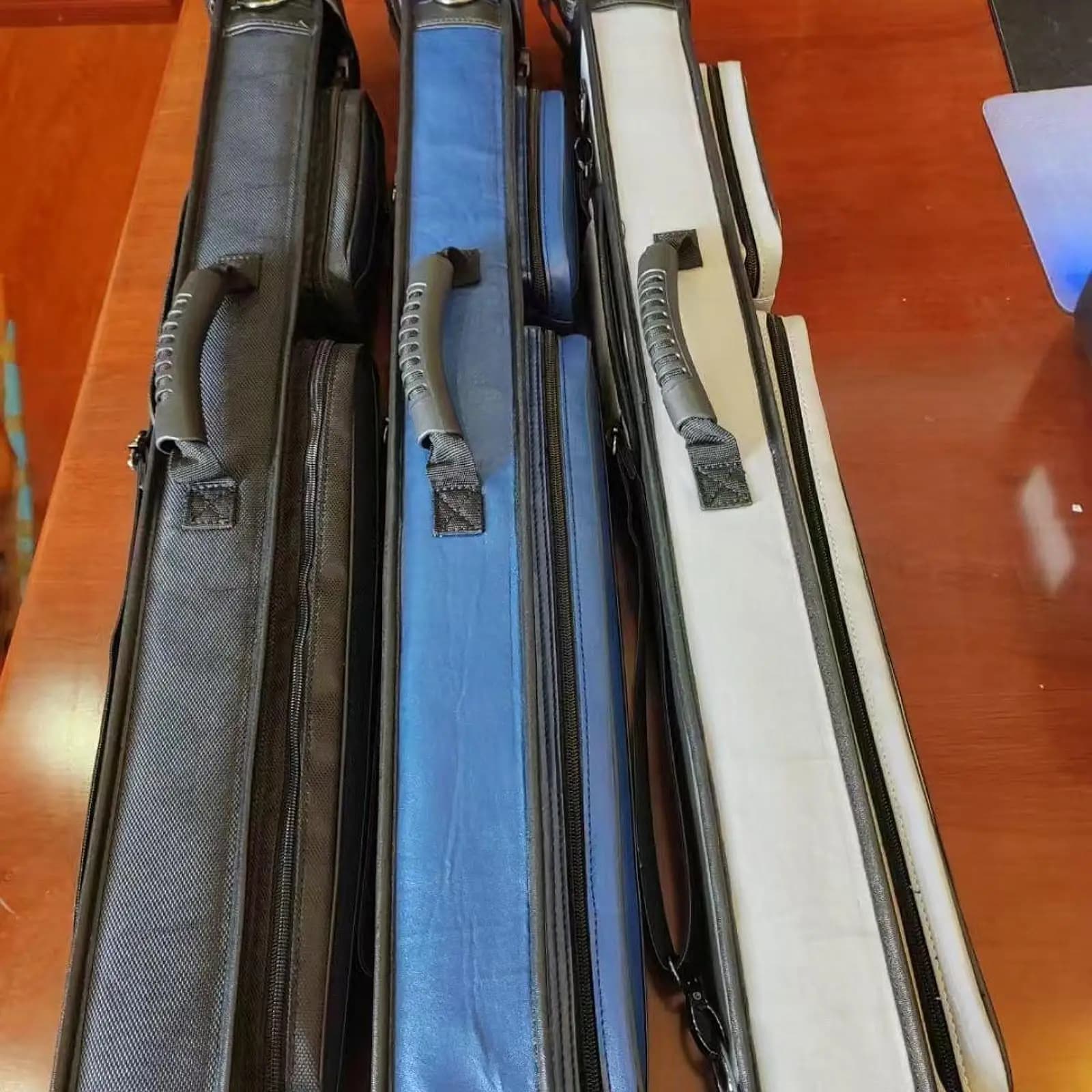 Borsa Morbida in Nylon per Stecche da Biliardo con 5 Scomparti e Tracolla per Giocatori e Attrezzatura Completa da Biliardo