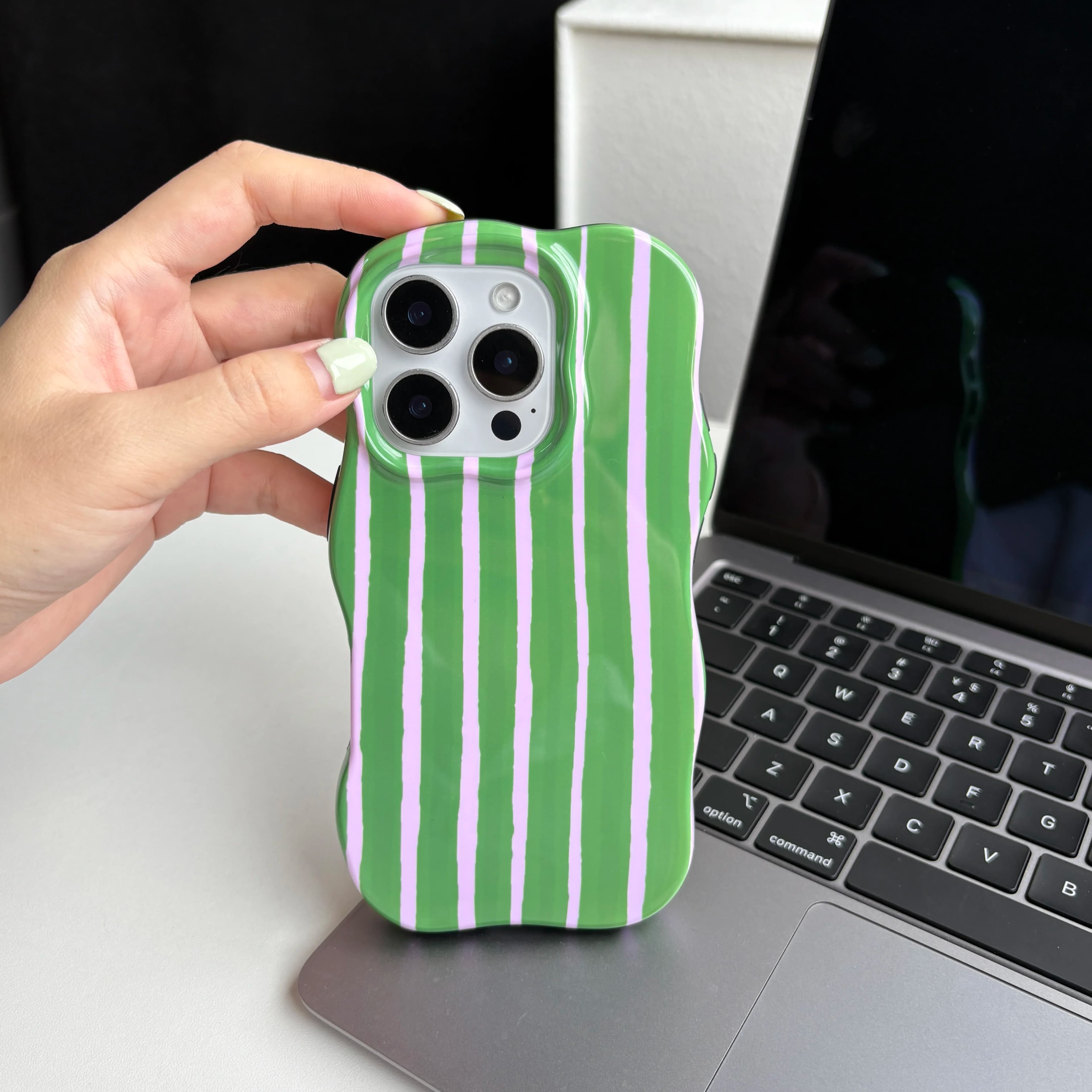 Moda semplice verde strisce gialle bordi ondulati 2-in-1 custodia protettiva lucida per iPhone 17 16 15 14 13 12 Pro Max
