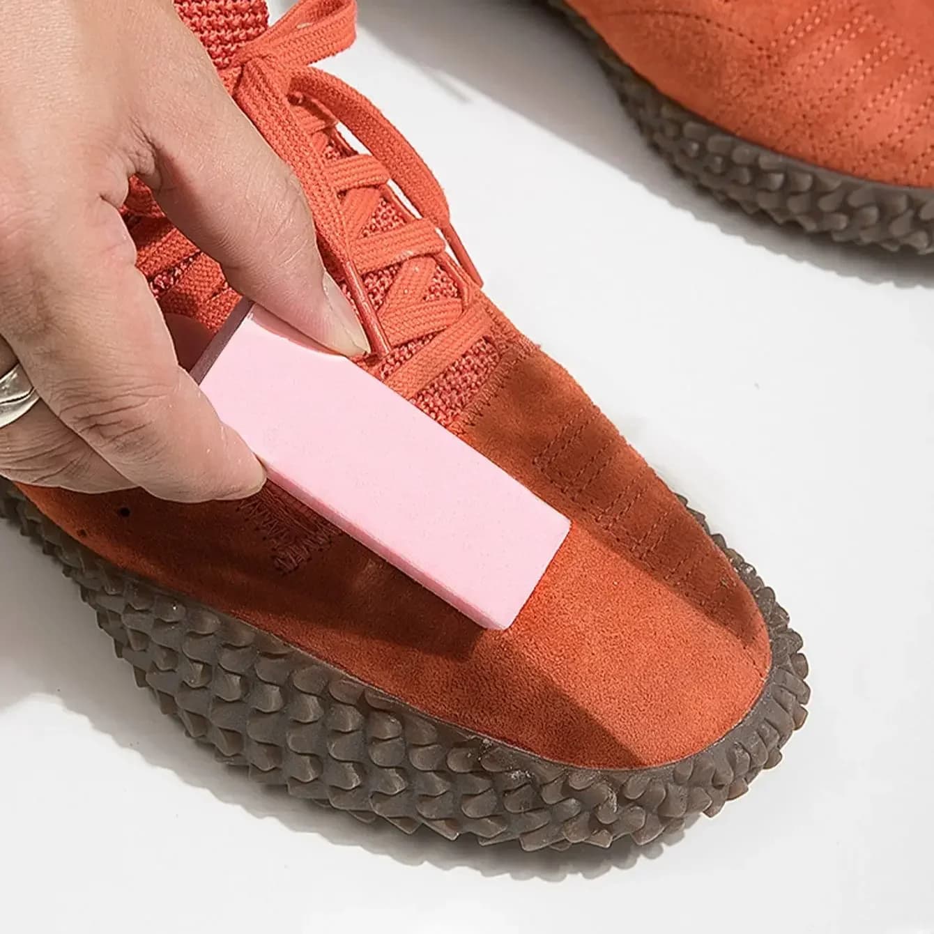 1 pz.- Pulisci la superficie, la pelle scamosciata, la pelle scamosciata e la piccola gomma bianca per scarpe, la corno per scarpe, la pulizia delle scarpe, la spazzola per la pulizia delle scarpe