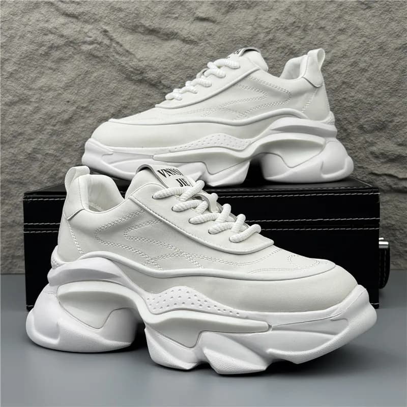 Trend Autumn Man Sneakers Casual Shoes Wear-resistant sportswear with light thick background