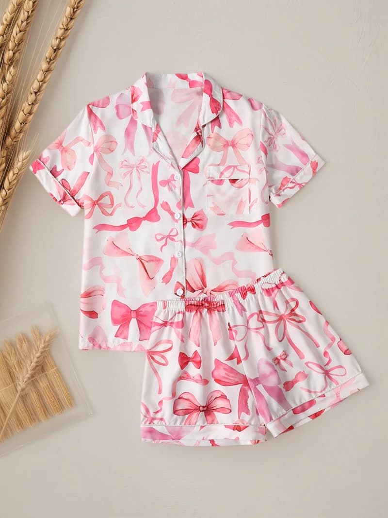 Pigiama casual da donna con stampa floreale, top con risvolto a maniche corte e pantaloncini elastici, comodo per l'abbigliamento estivo e gli indumenti da notte