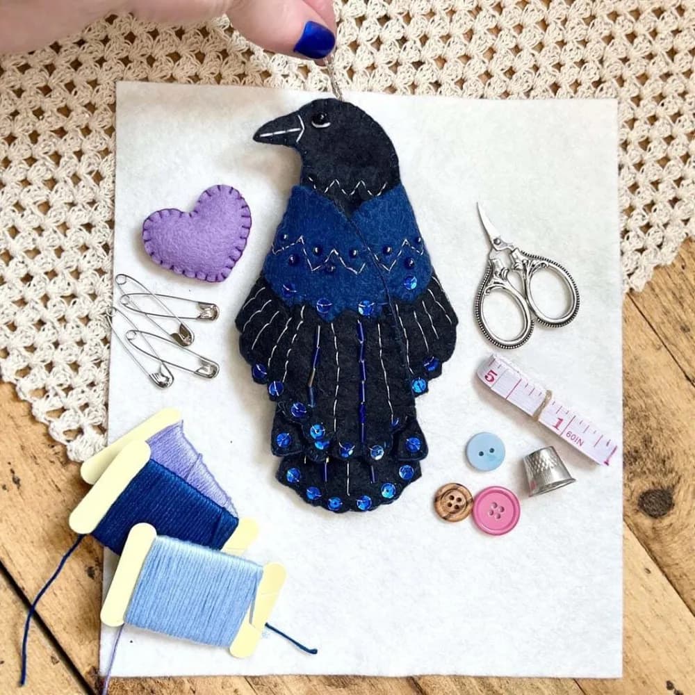 Handmade Bird-shaped Felt Sewing Organizer Compact with Sequin Bird Shape Sewing Kit Storage Pad Folding