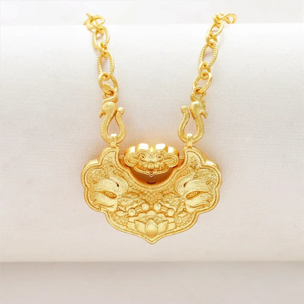 Accessori con ciondolo a catena per maglione, collana fai da te, ciondolo a forma di borsa con lucchetto Koi Ruyi in oro sabbia antica 18 carati