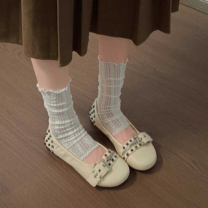 Breathable Shallow Ladies Flats Fashion Round Toe Rivet Women Shoes Novelty Belt Buckle Slip-on Loafers Shallow Casual Shoe New