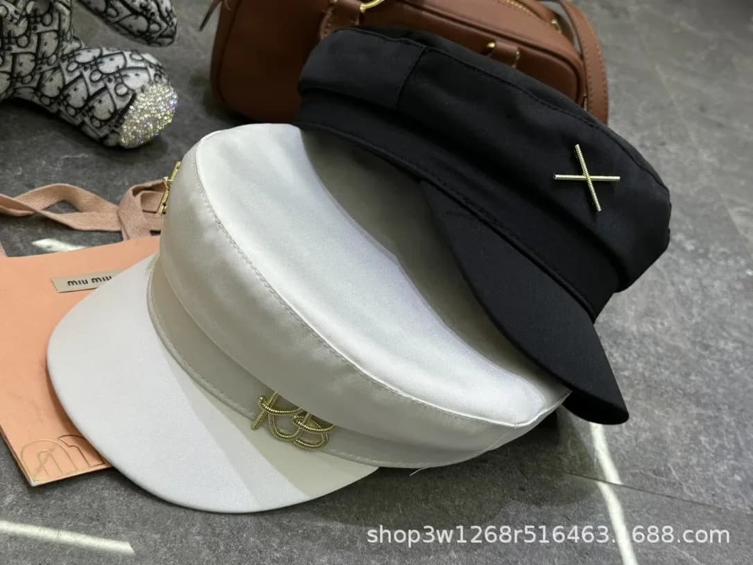 Nautical Flat Top Newsboy Cap, Korean Style Metal Letter Logo Peaked Hat, Casual Face Slimming Cap for Women